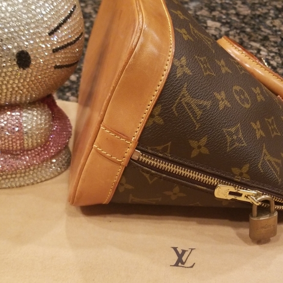 πHOST PICKπ Louis Vuitton Monogram Alma Handbag - Picture 5 of 8
